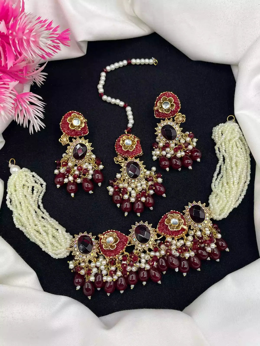 Pearl crush stone choker set