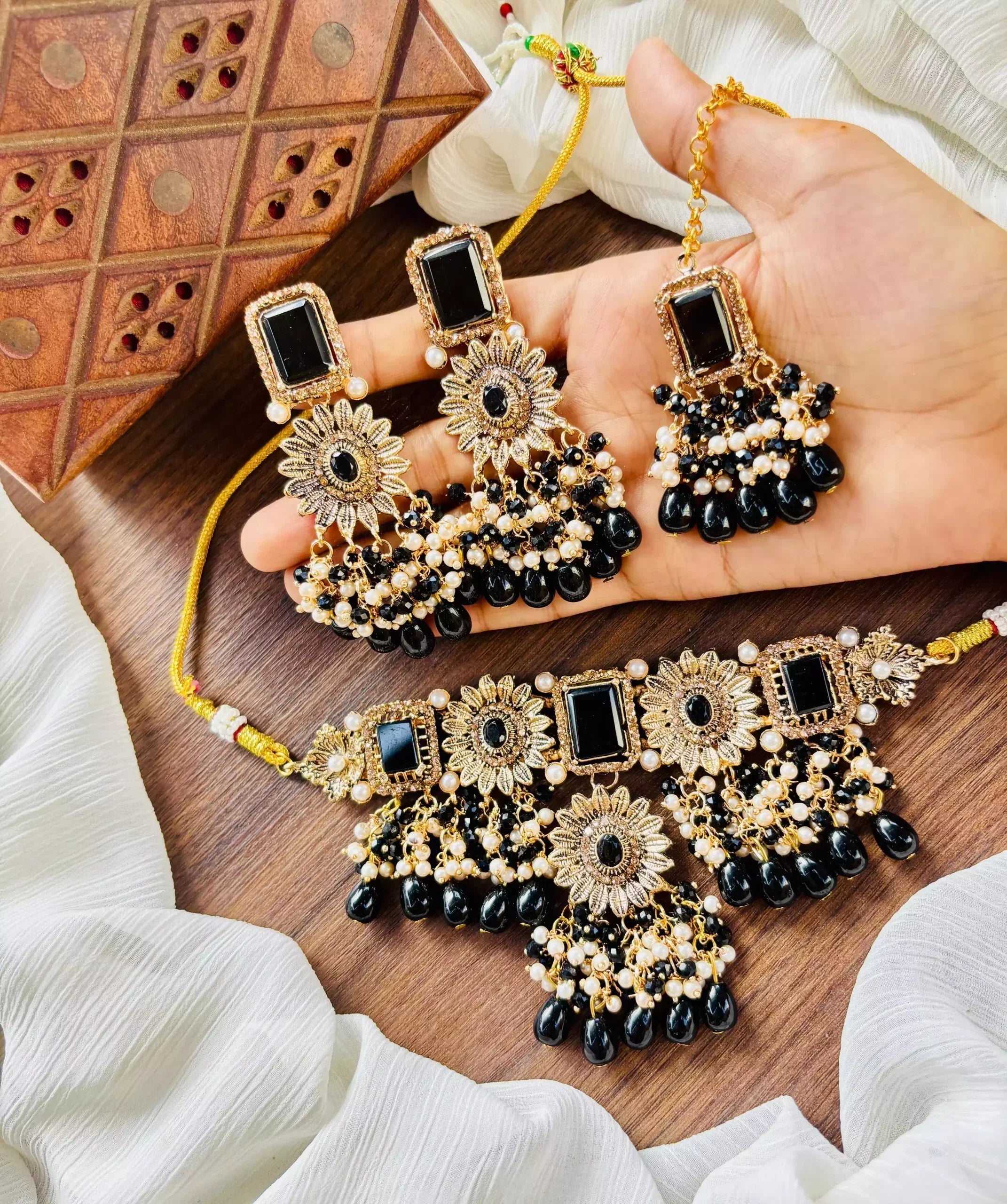 Doublet choker set