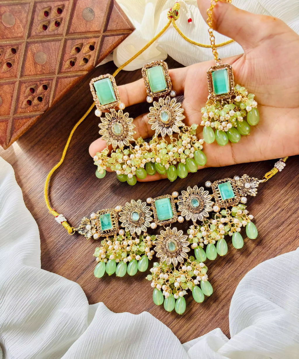 Doublet choker set