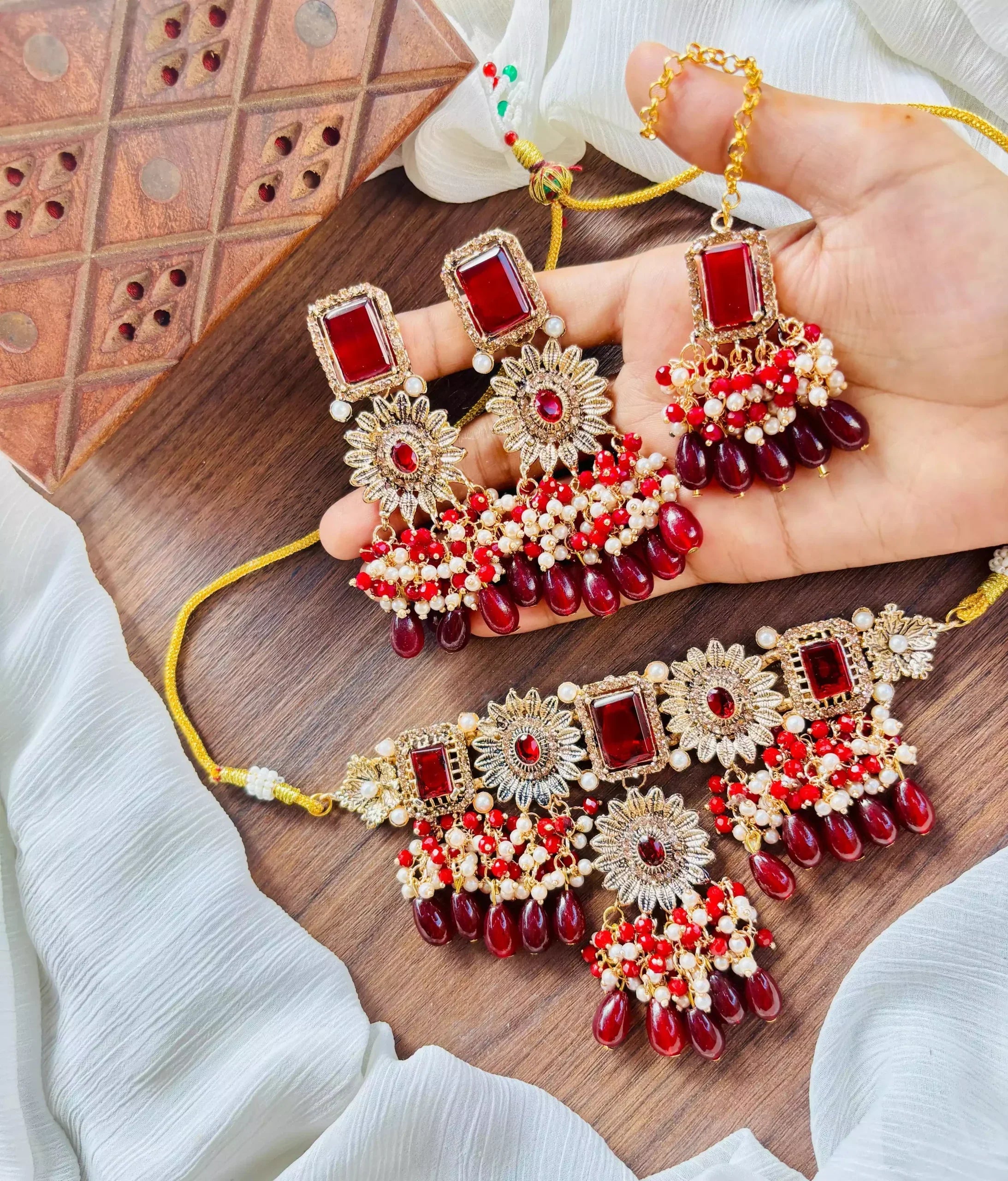 Doublet choker set