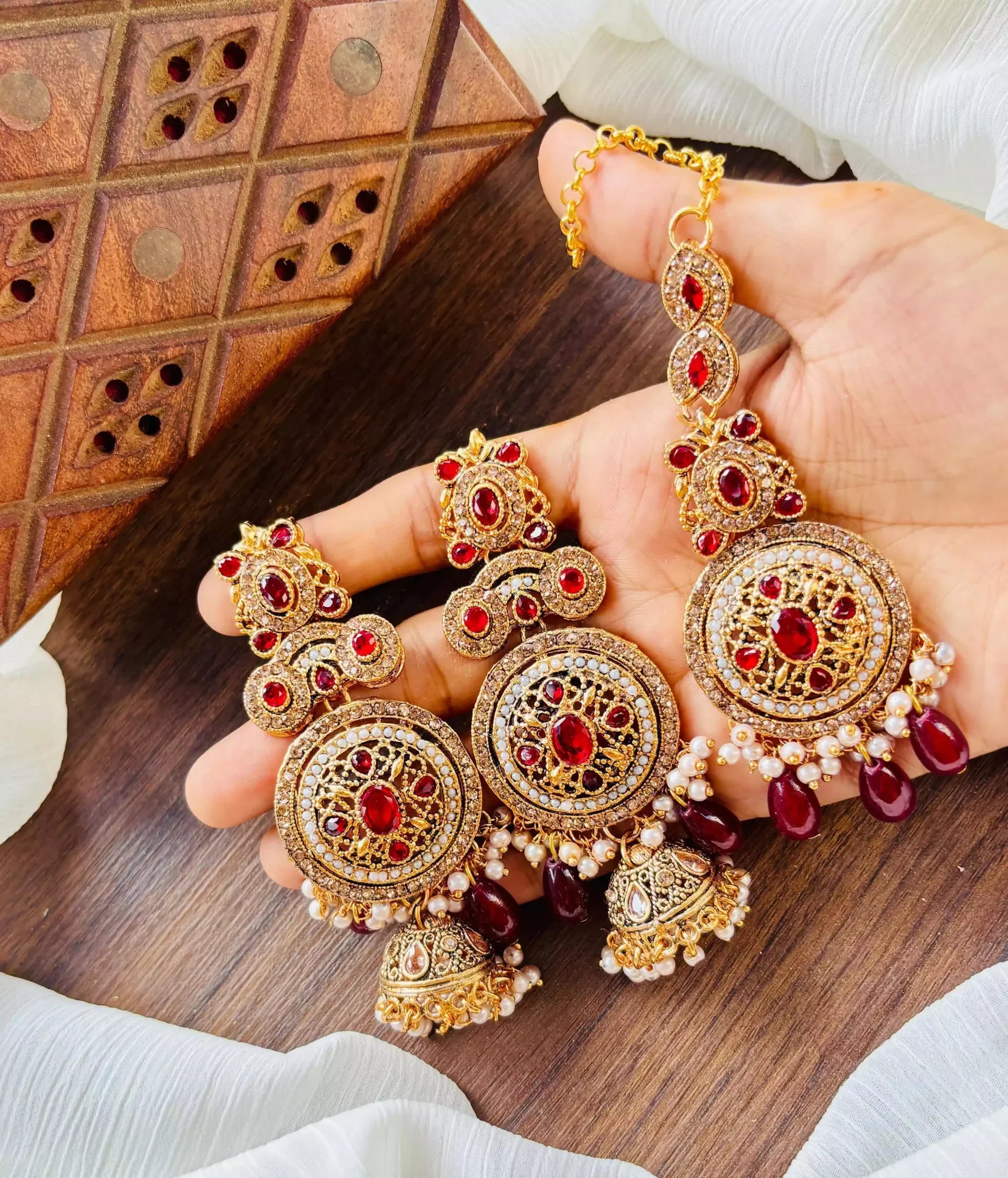 Long zircon earrings teeka Main image