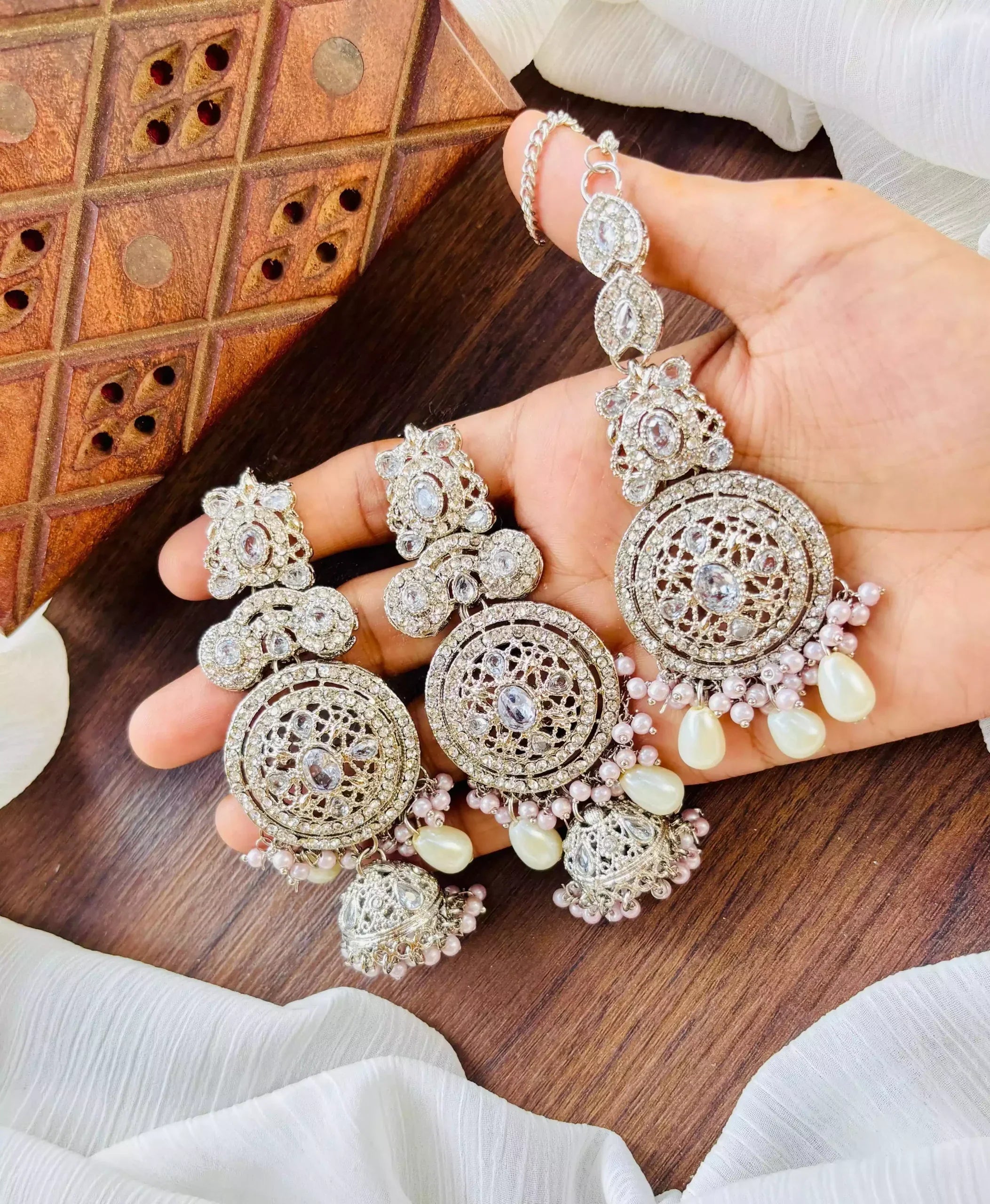 Long zircon earrings teeka