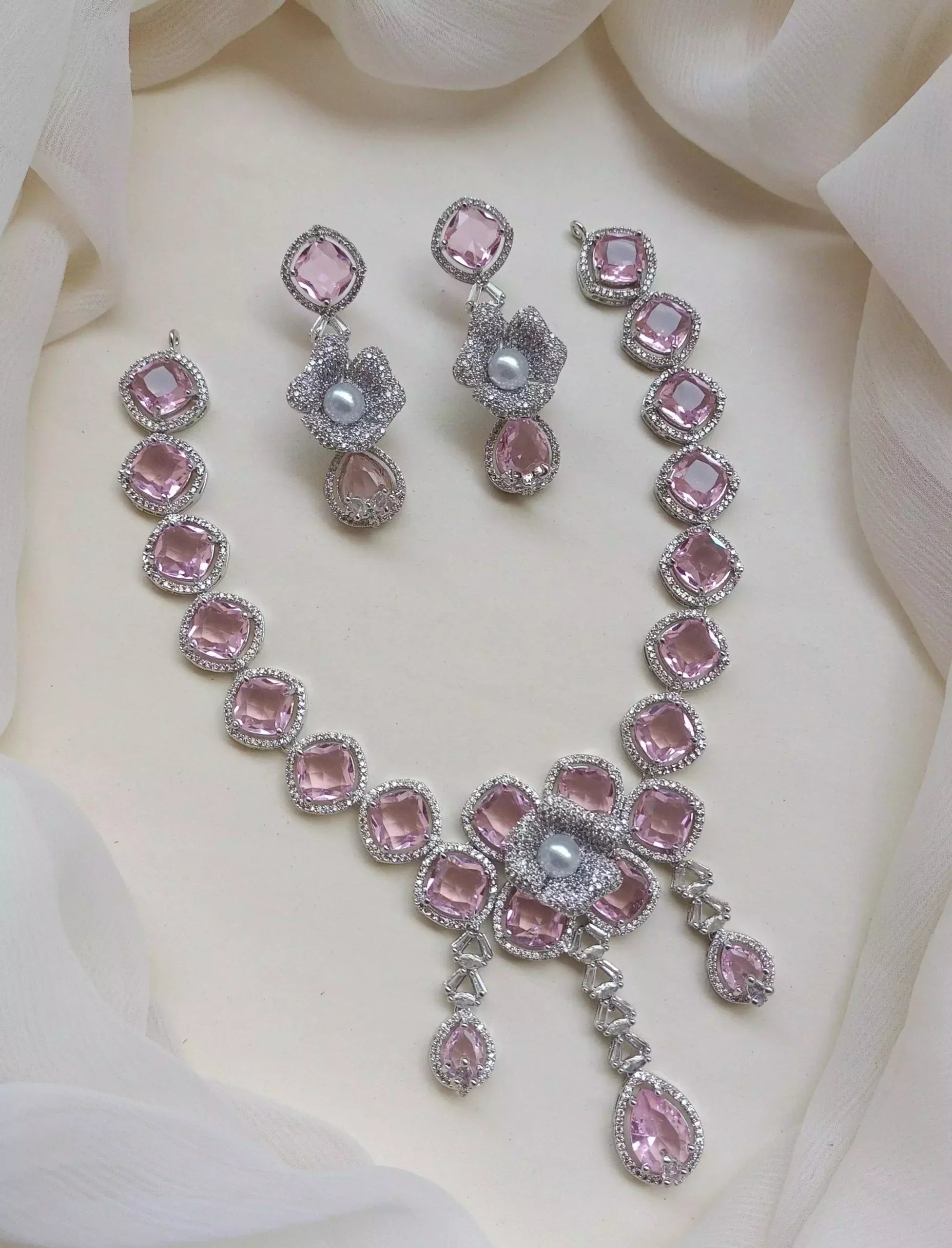3D style necklace set