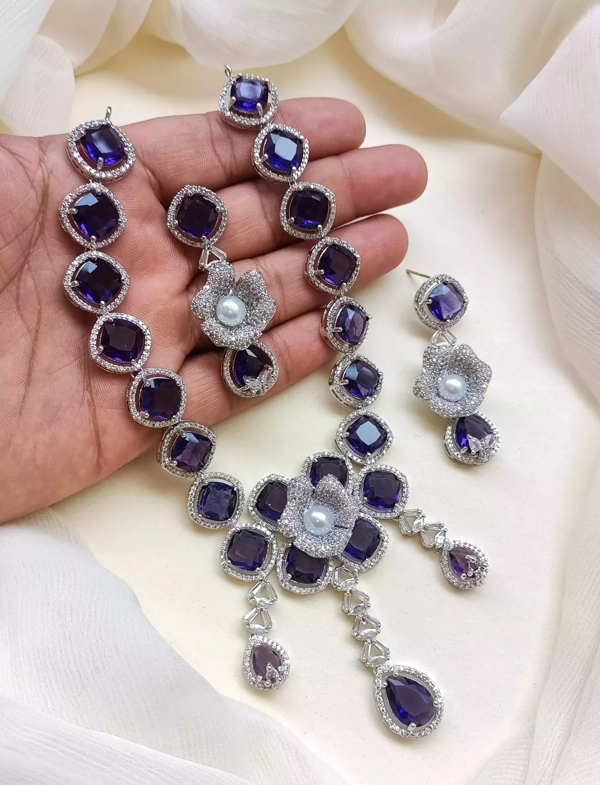 3D style necklace set