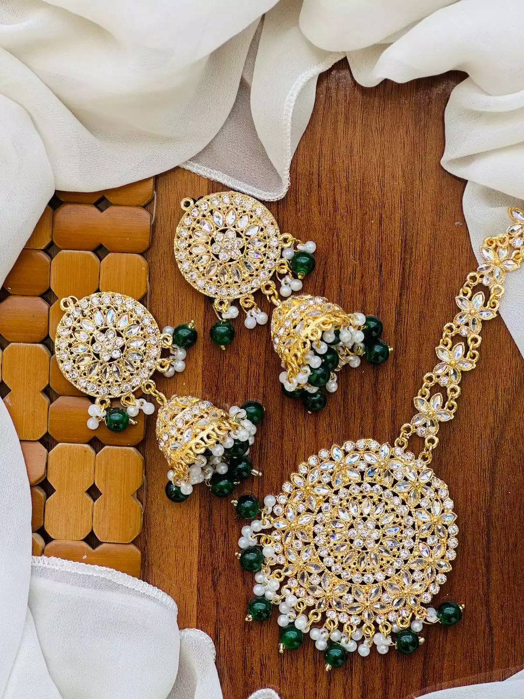 Big size teeka with earrings