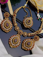 Elegant necklace set with teeka