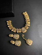 Zircon necklace set with teeka