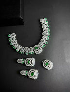 Zircon necklace set with teeka