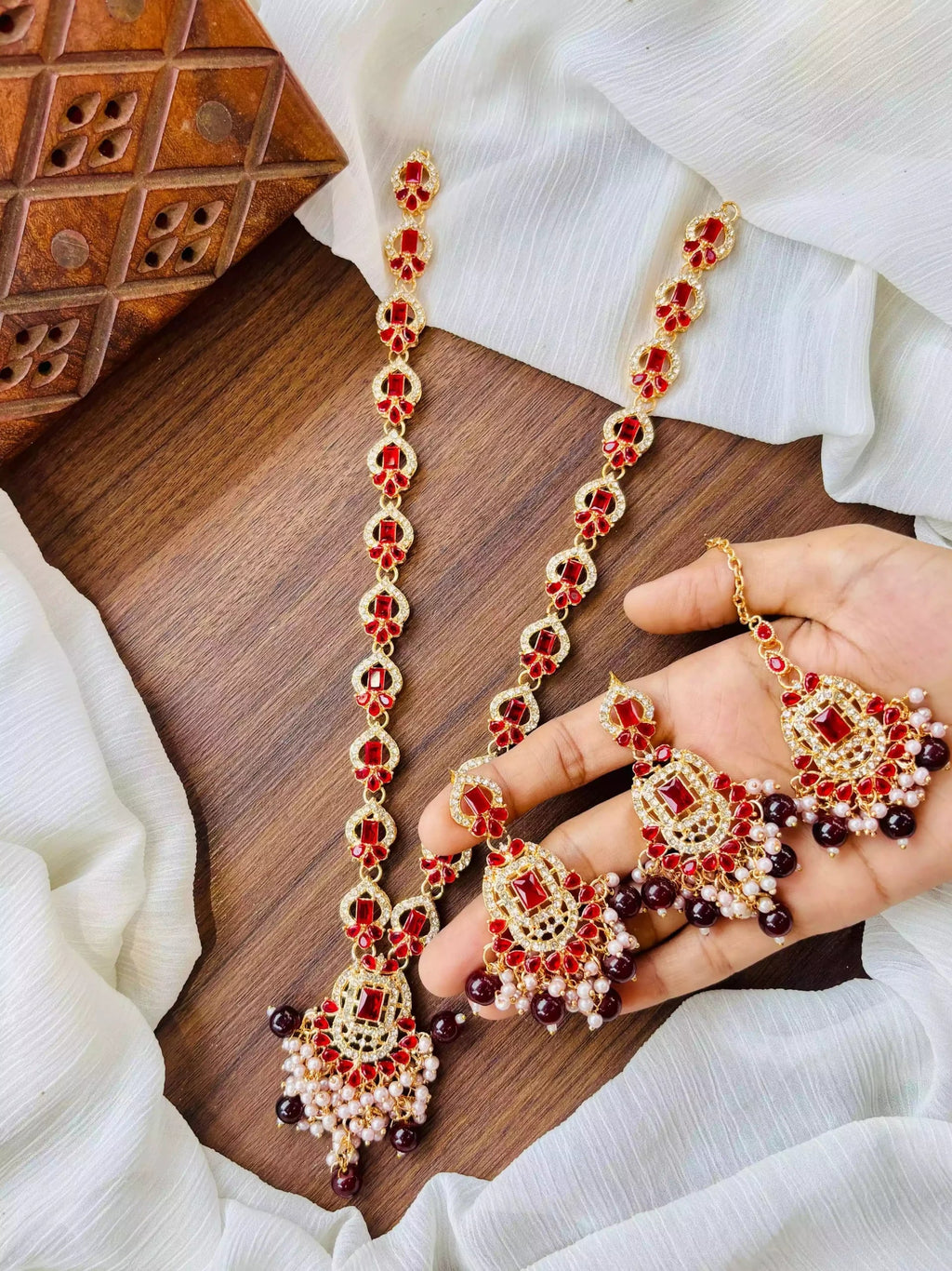 Zircon set with teeka