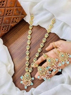Zircon set with teeka