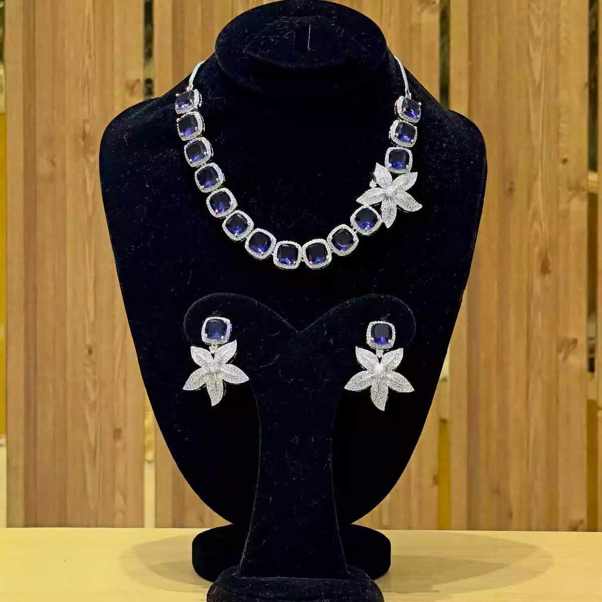 Star necklace set Main image