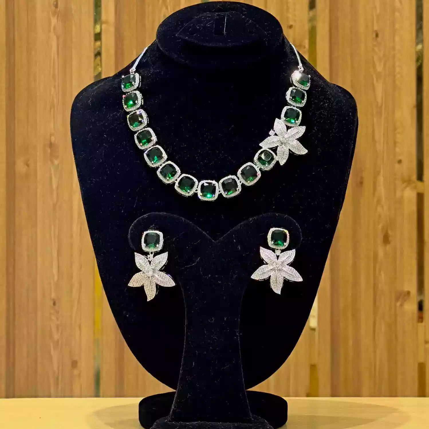Star necklace set