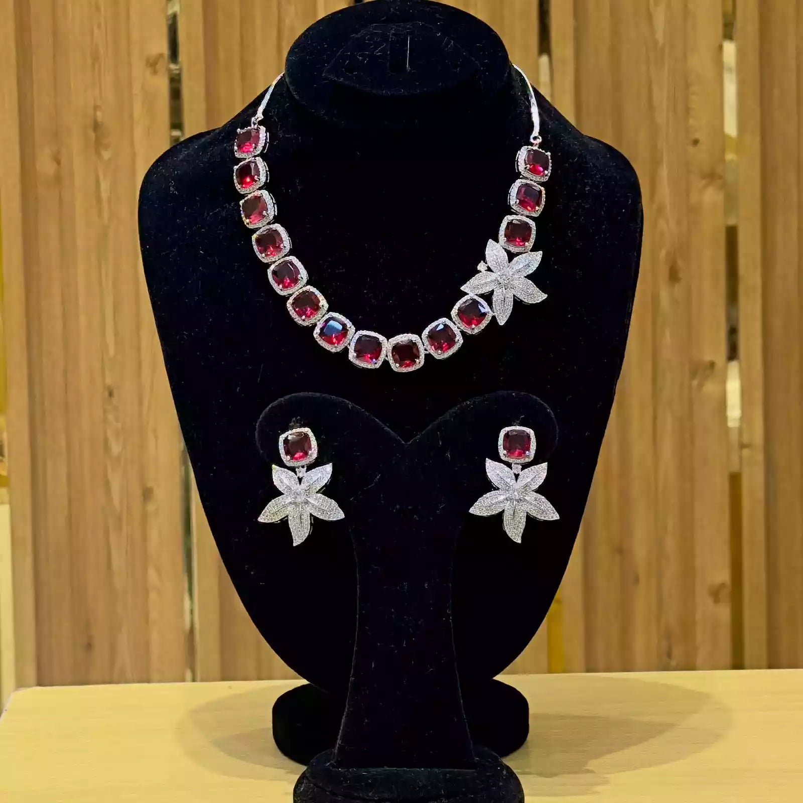 Star necklace set Secondary image