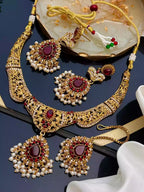 Zircon necklace set with teeka