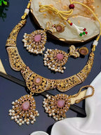 Zircon necklace set with teeka