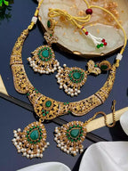 Zircon necklace set with teeka