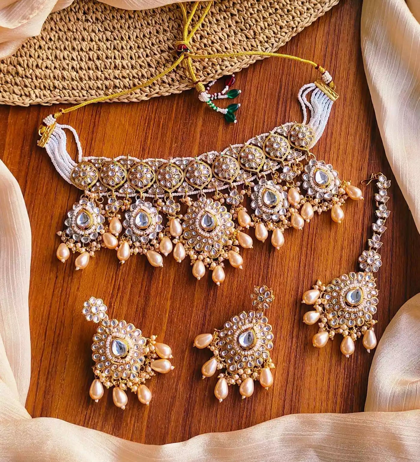 Dabbi kundan choker set