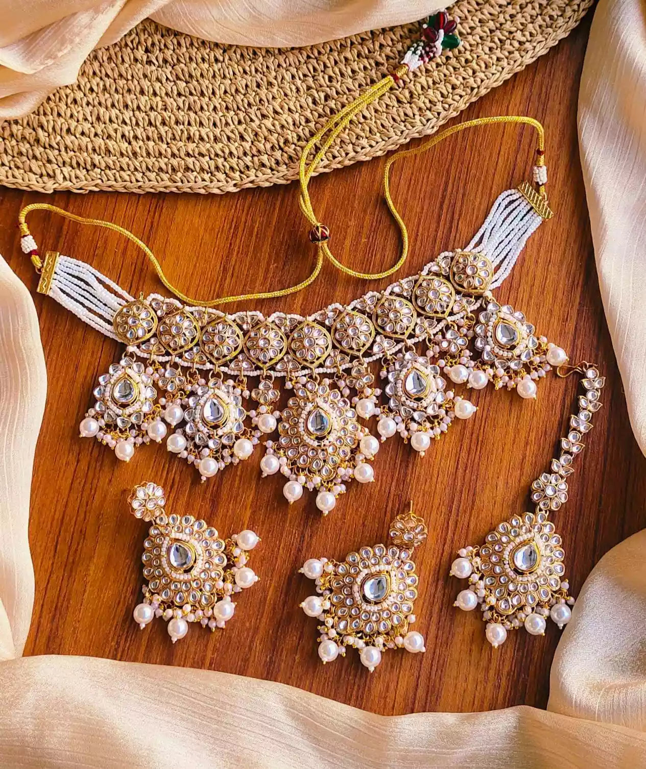 Dabbi kundan choker set