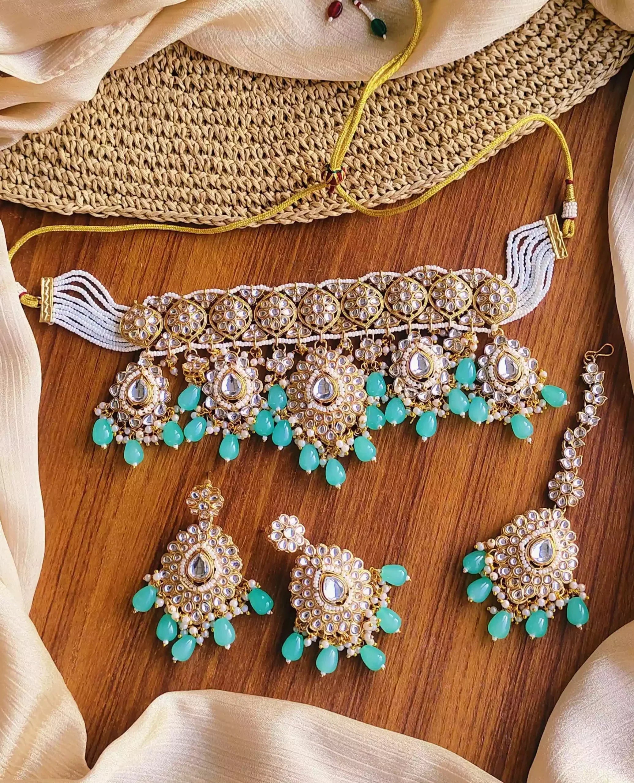 Dabbi kundan choker set