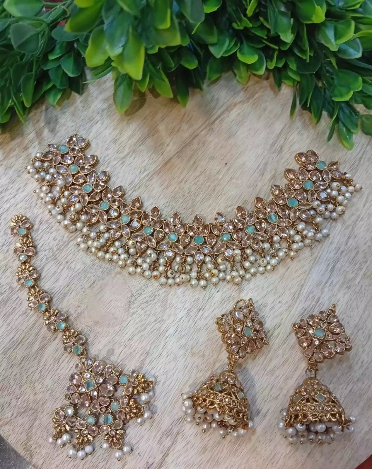 Reverse ad zircon set