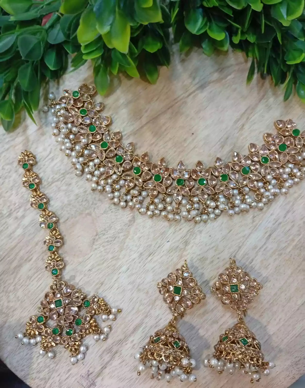 Reverse ad zircon set