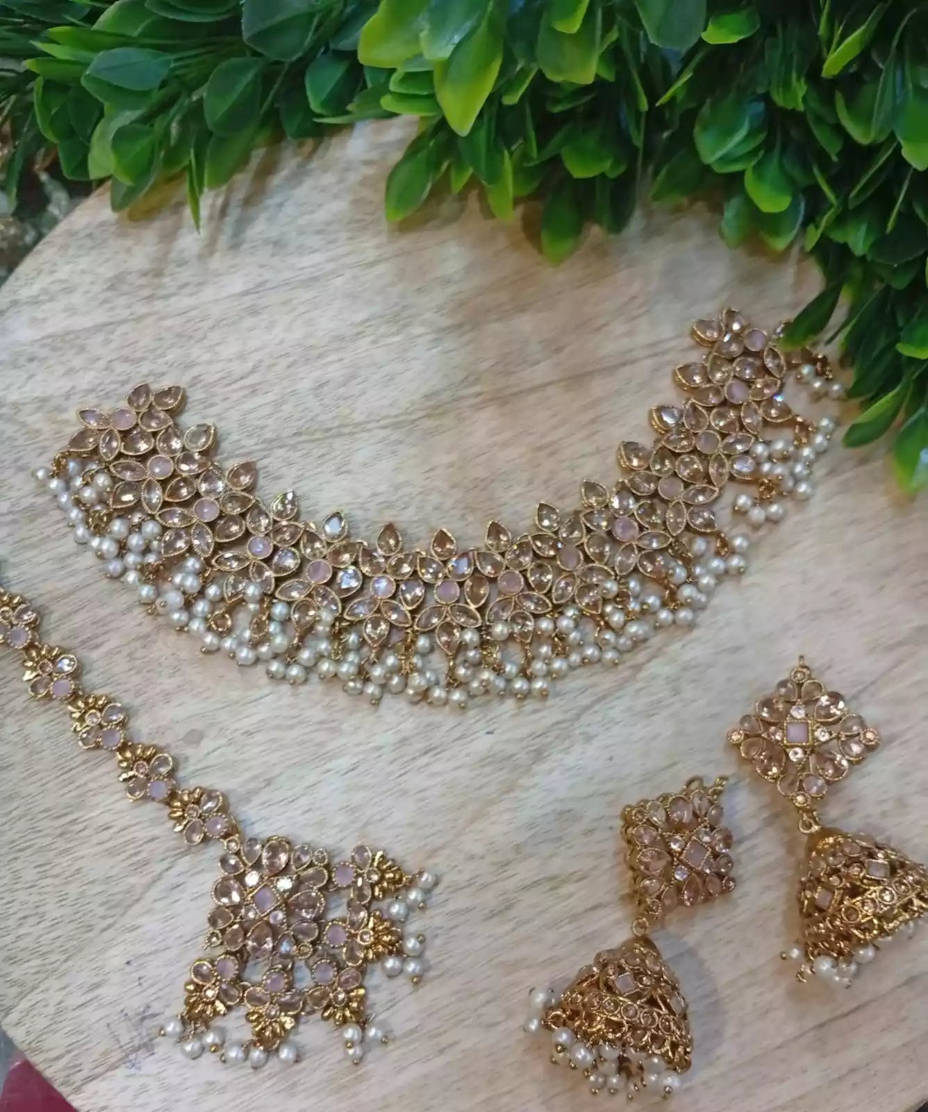 Reverse ad zircon set