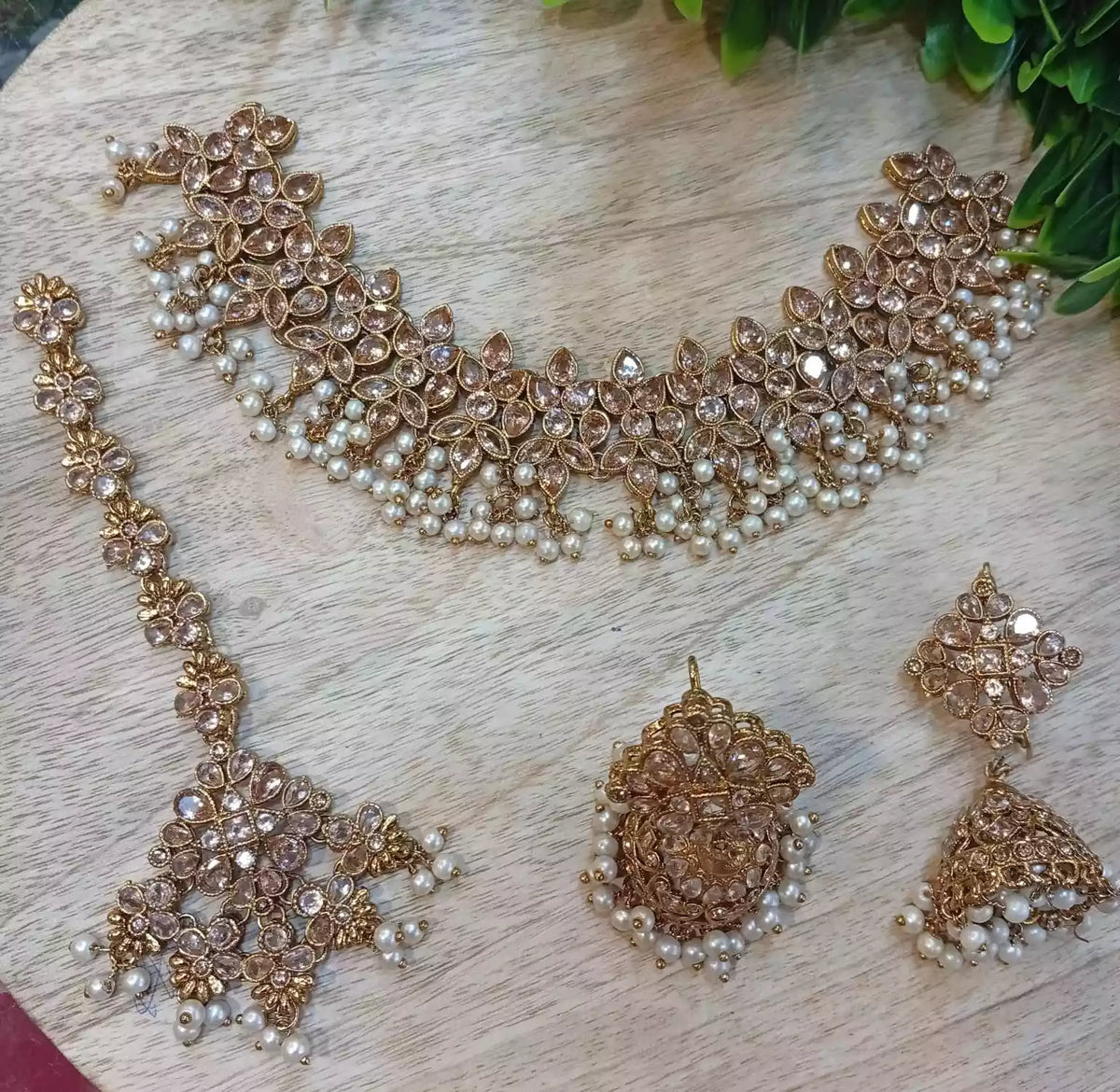 Reverse ad zircon set Main image
