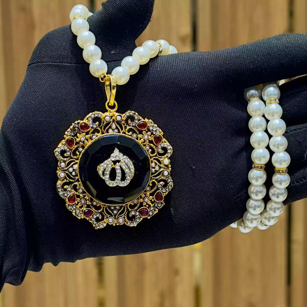 Calligraphy pendant with maala