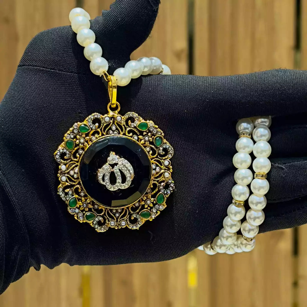 Calligraphy pendant with maala