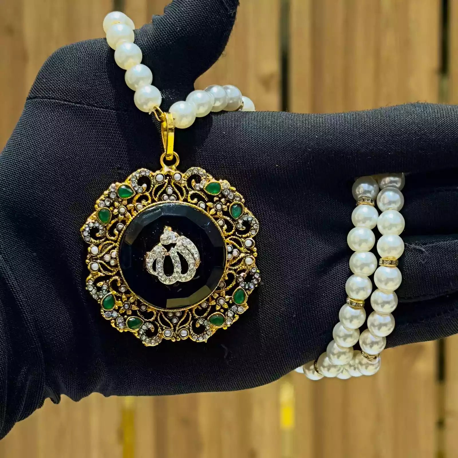 Calligraphy pendant with maala