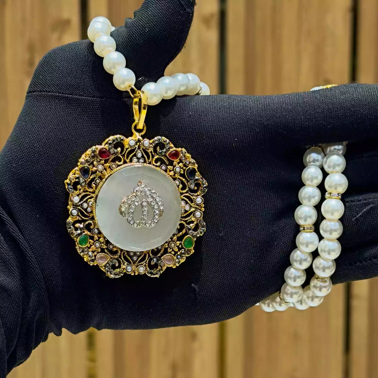 Calligraphy pendant with maala Main image