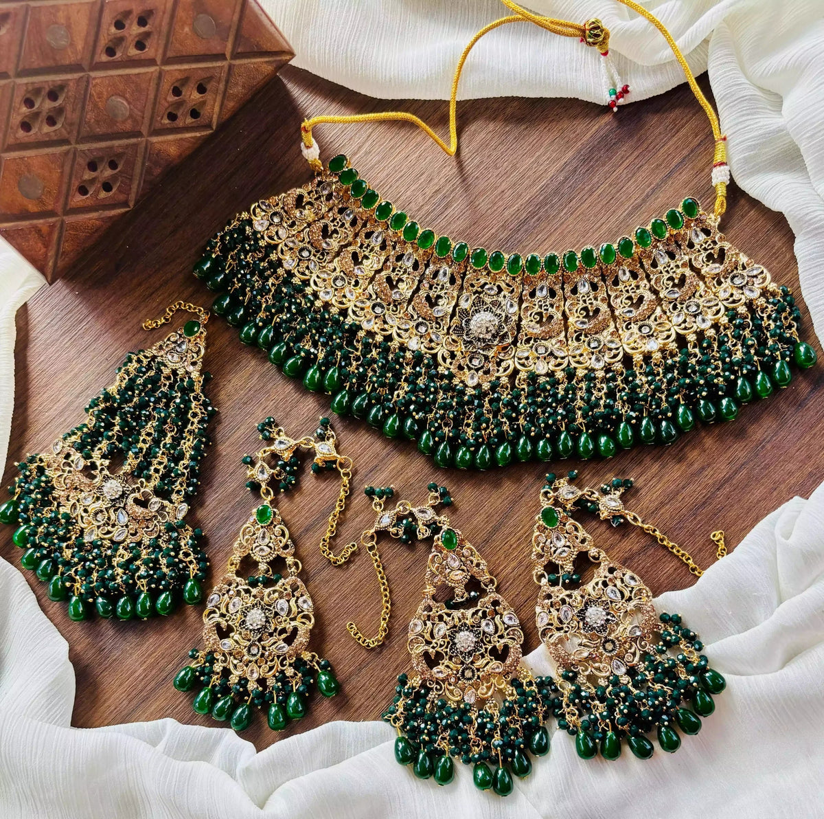 Handmade heavy bridal set Main image