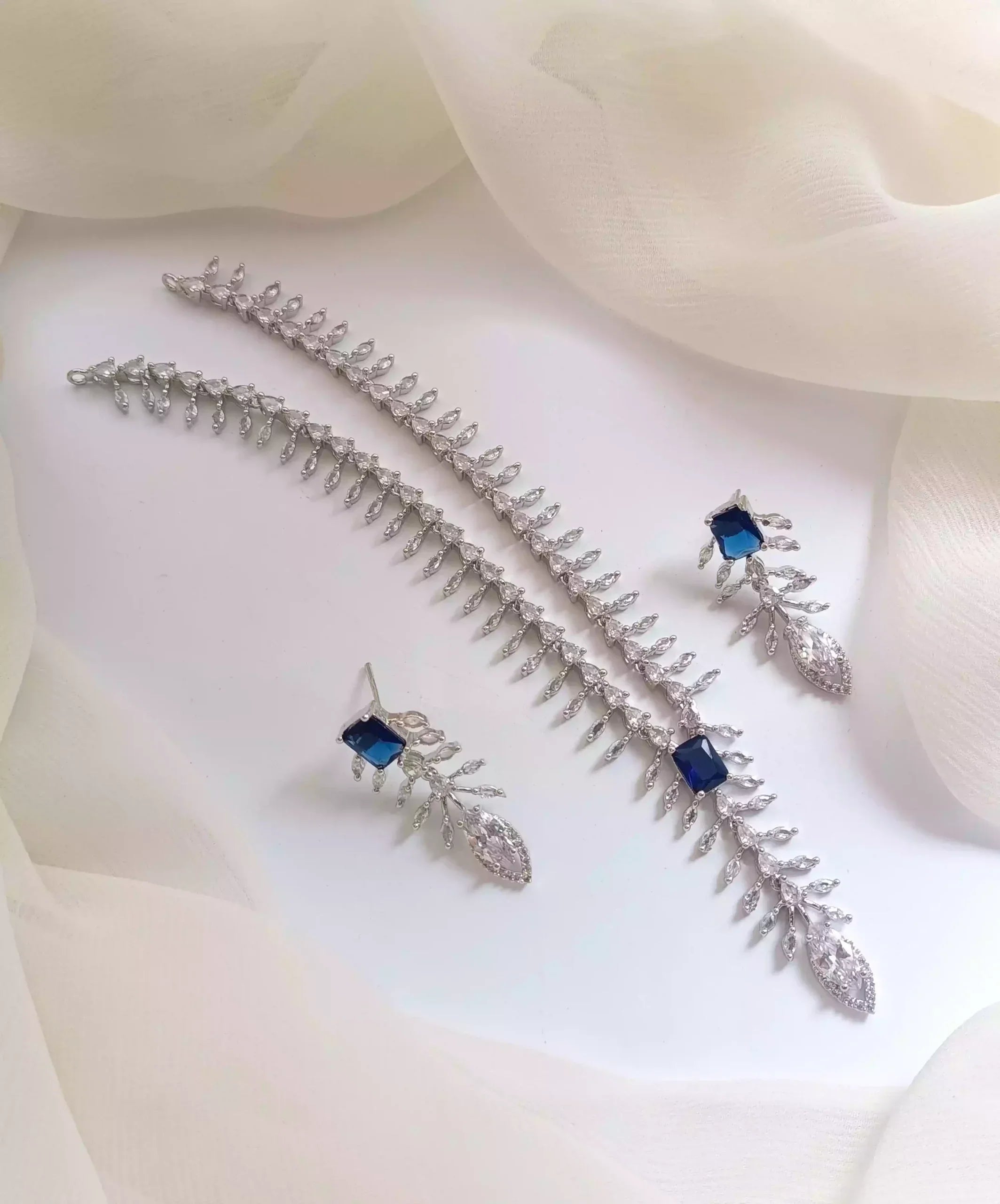 Elegant zircon necklace set