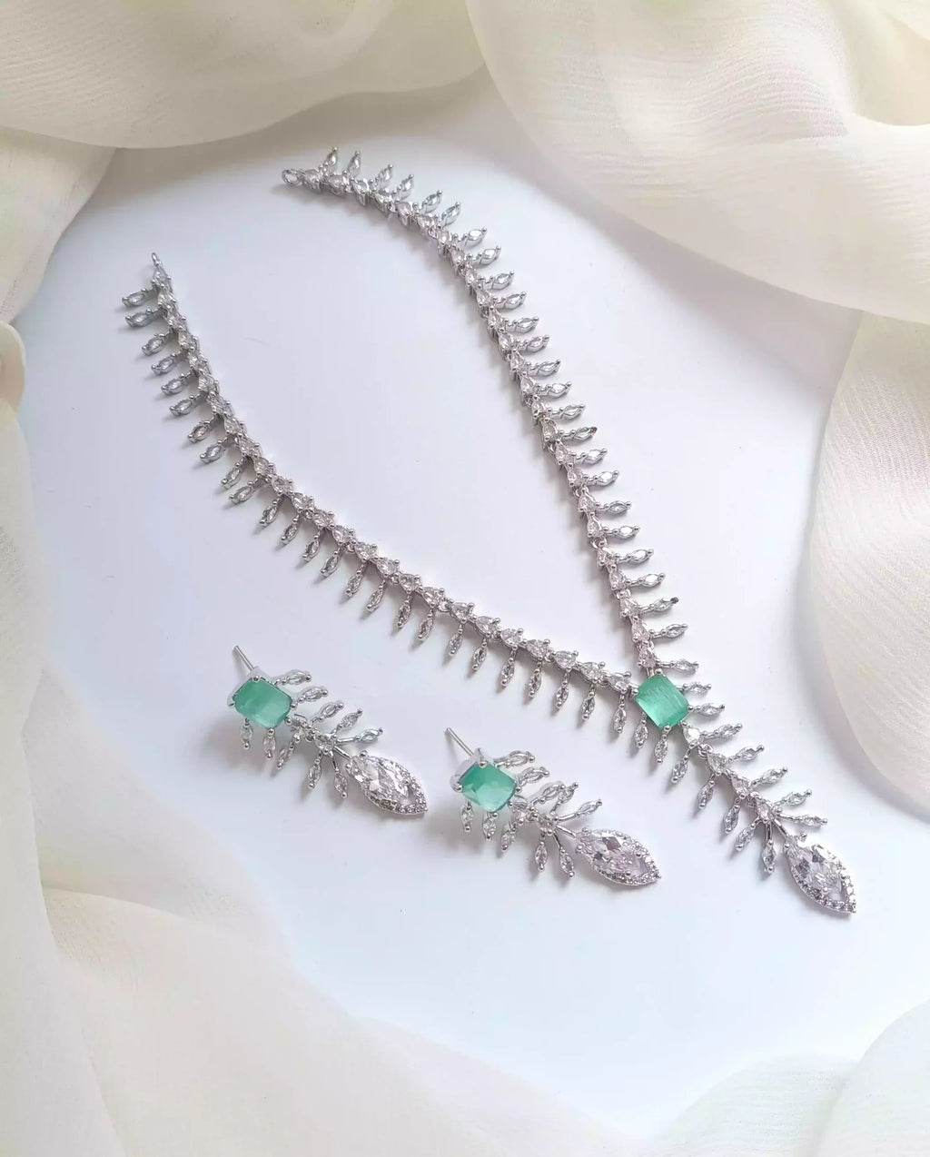 Elegant zircon necklace set