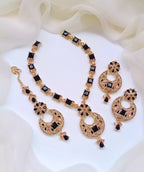 Zircon set with teeka