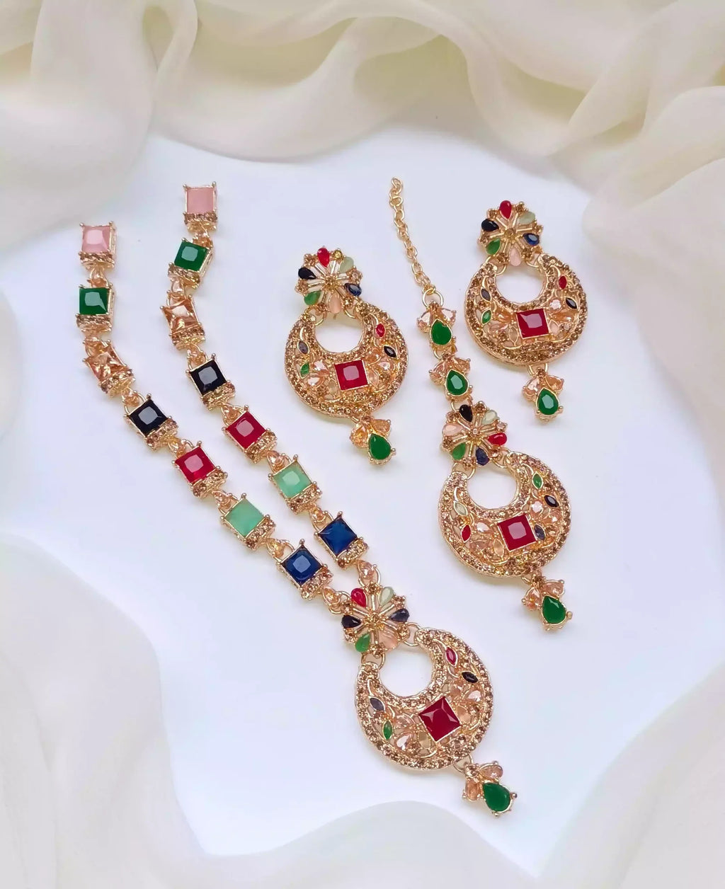 Zircon set with teeka