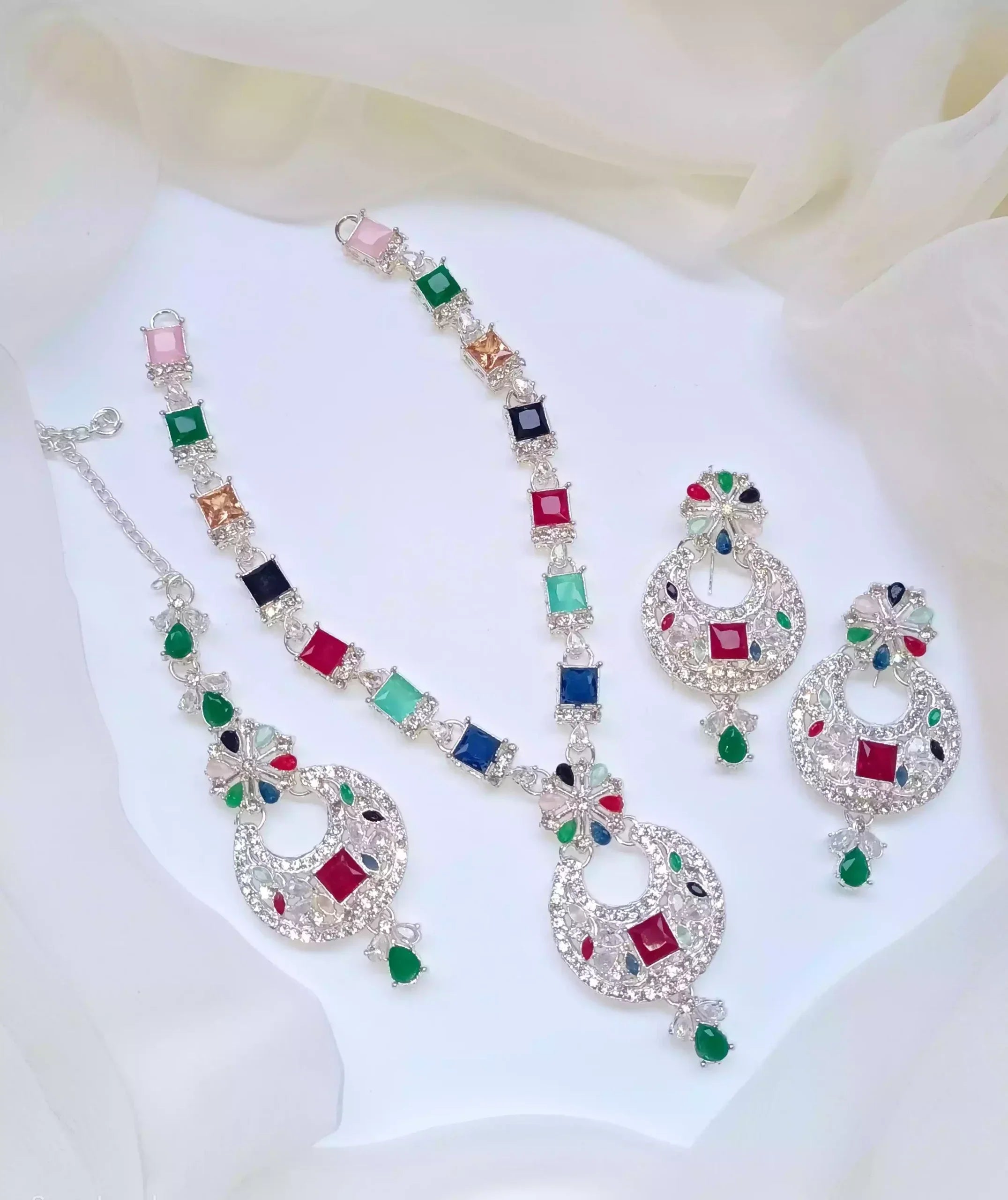 Zircon set with teeka