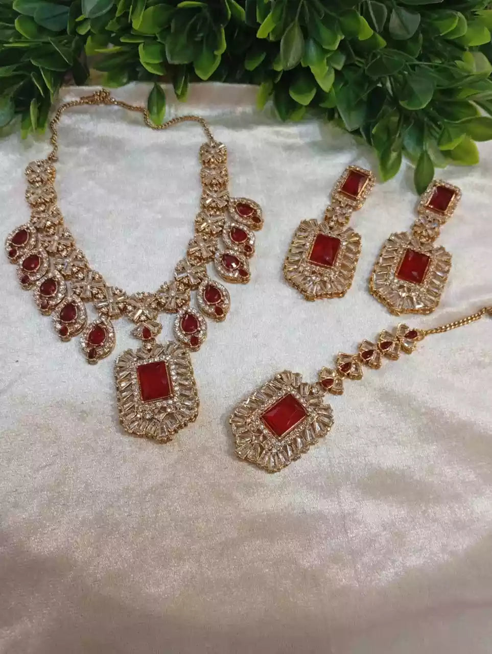Zircon bridal set with teeka