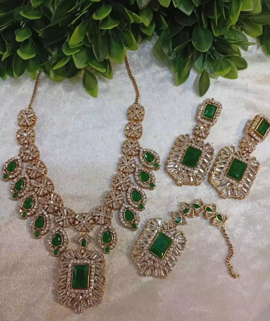 Zircon bridal set with teeka