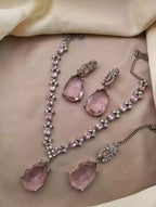 Zircon necklace set with teeka