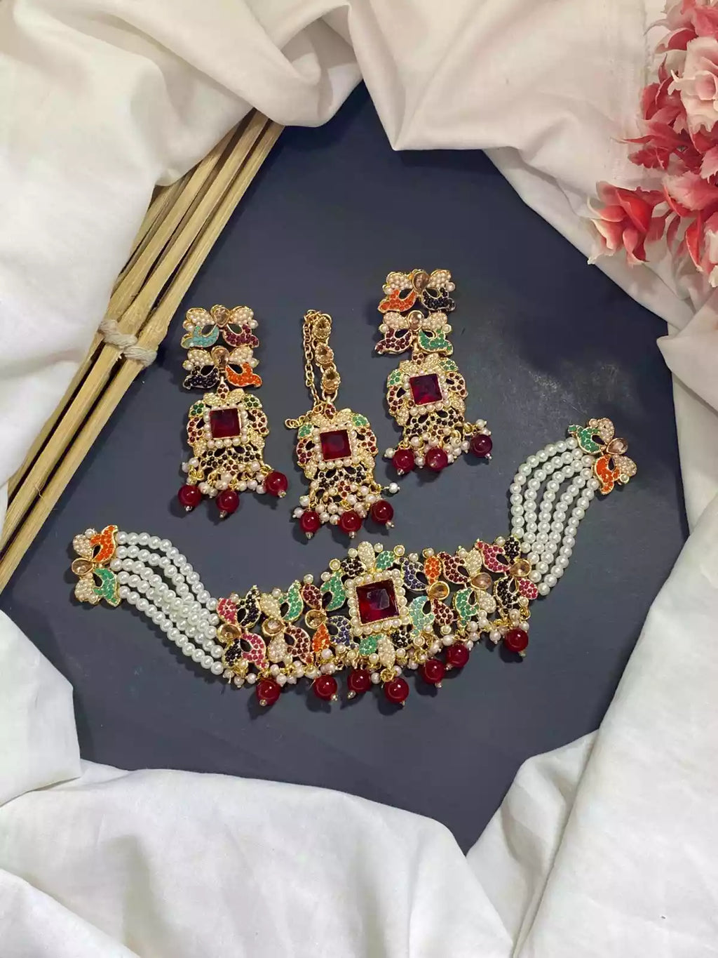Noratan choker set with teeka