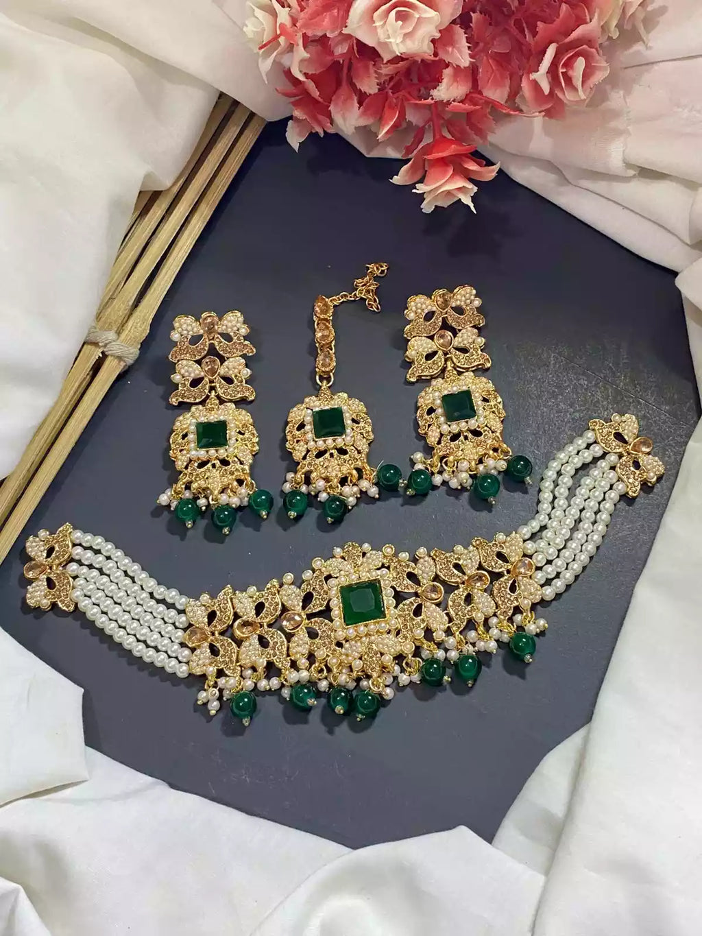 Noratan choker set with teeka