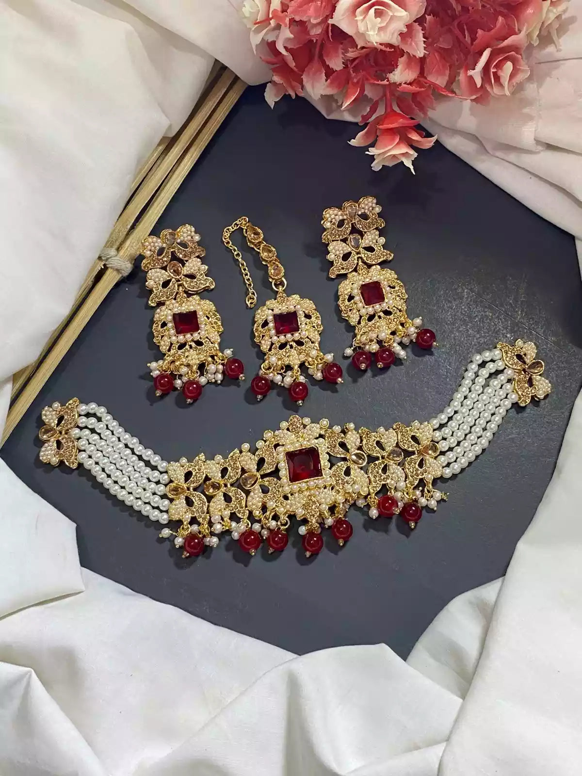 Noratan choker set with teeka