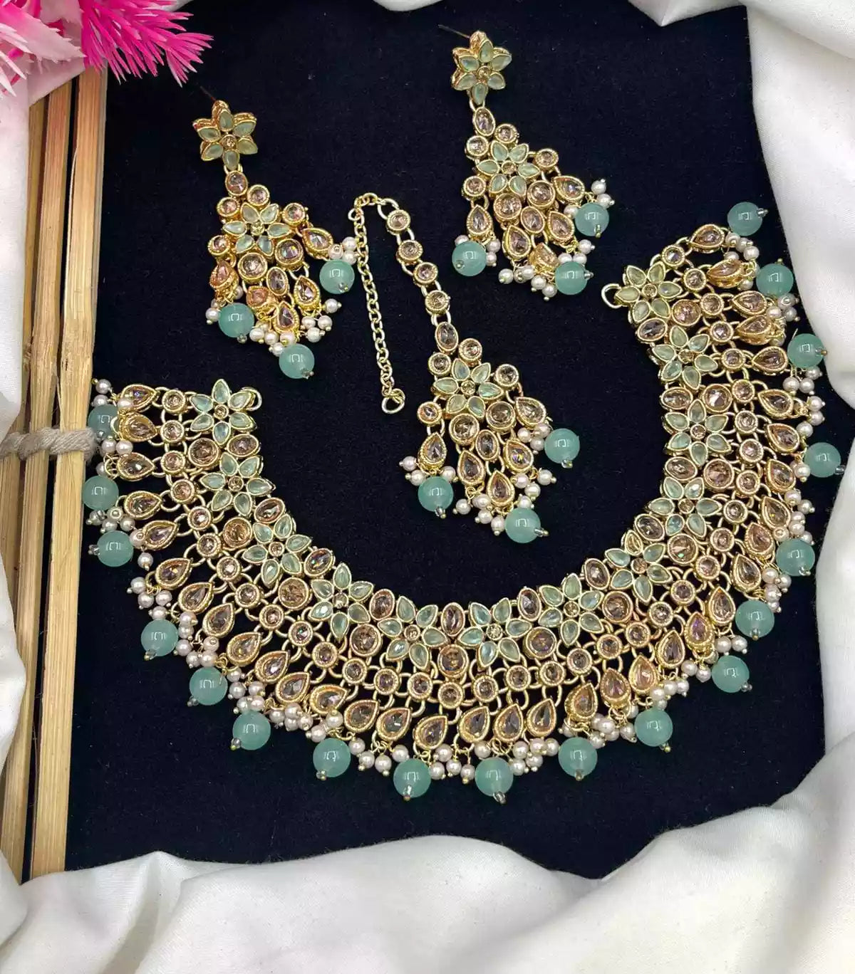 Reverse AD necklace set