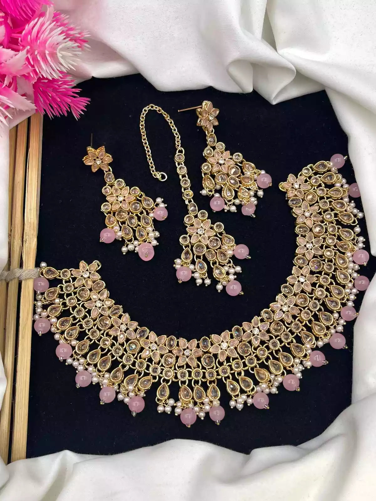 Reverse AD necklace set