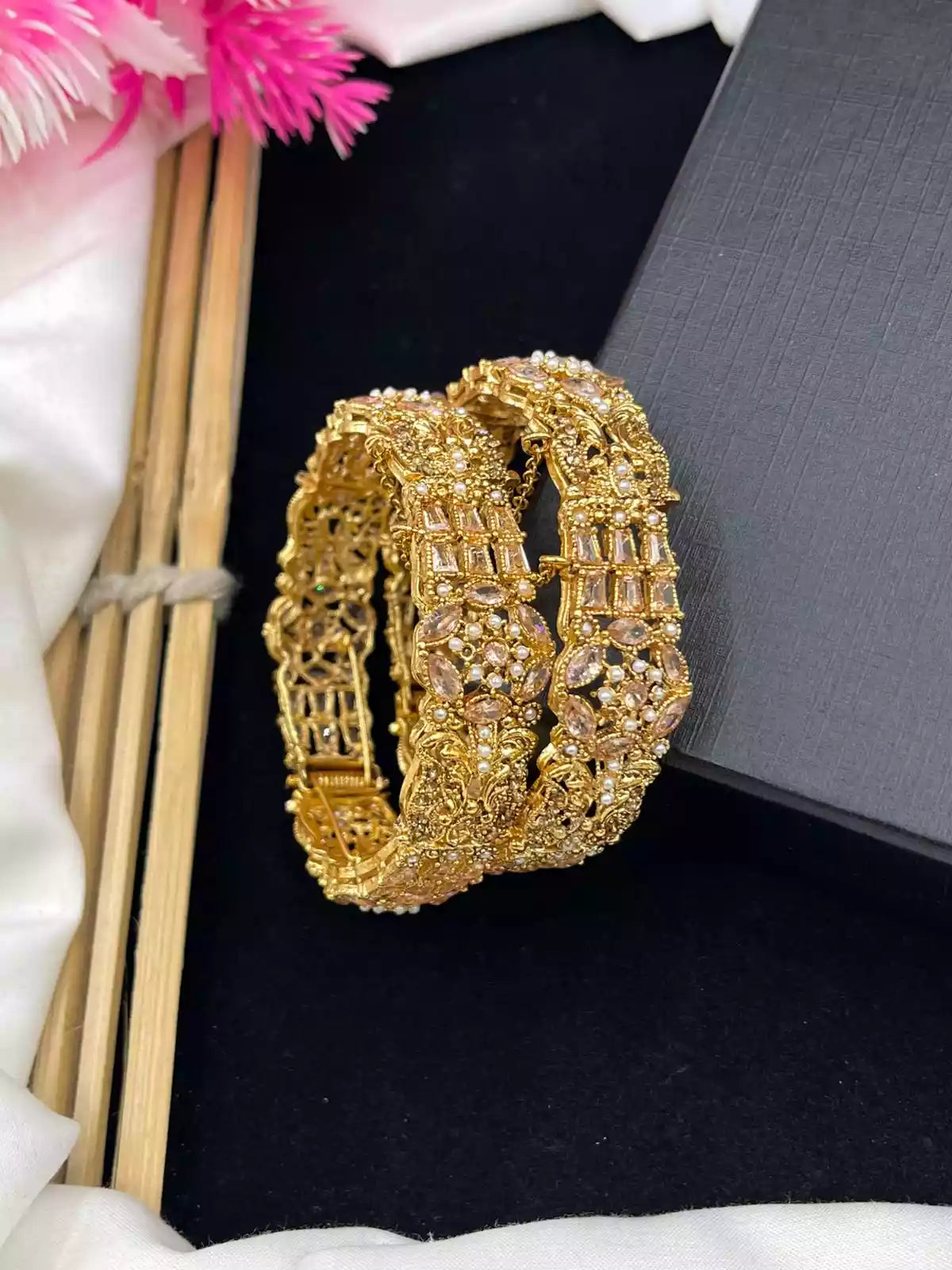 Zircon openable bangle pair Main image