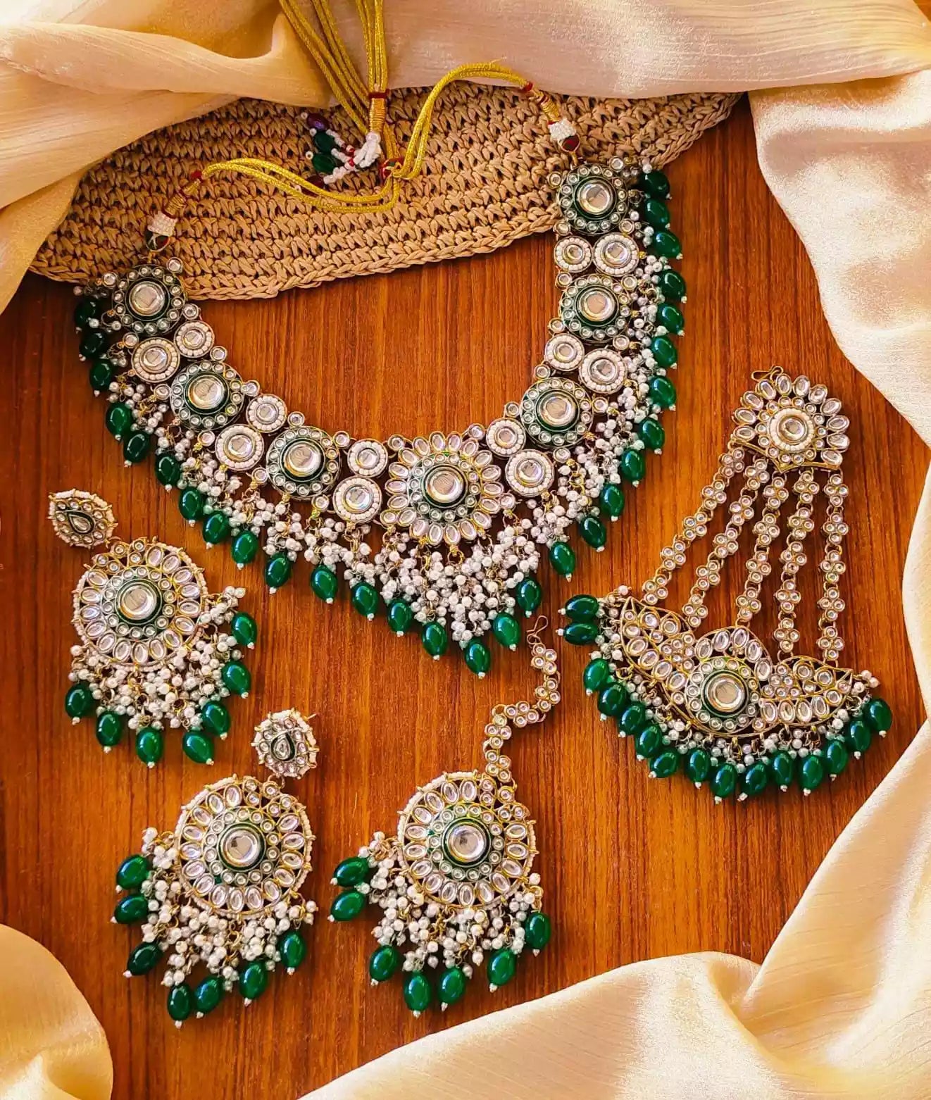 Indian kundan bridal set Main image