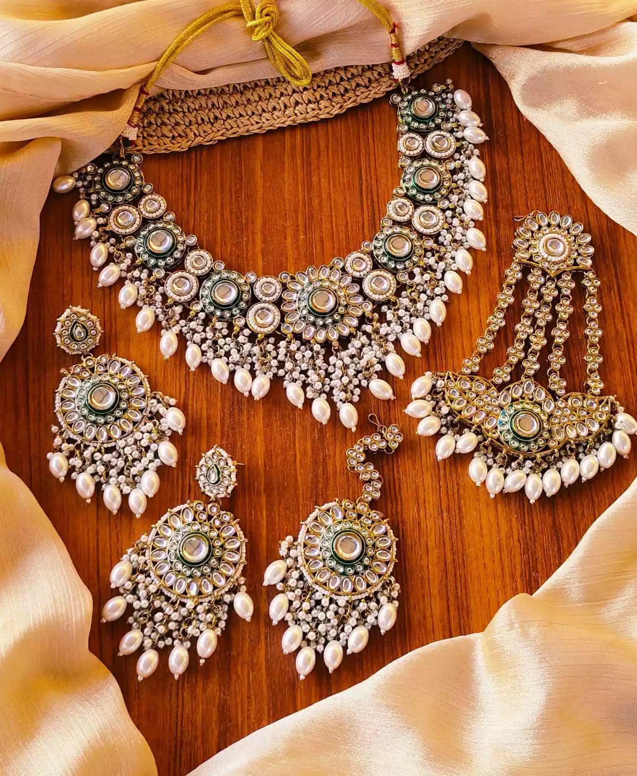 Indian kundan bridal set Secondary image