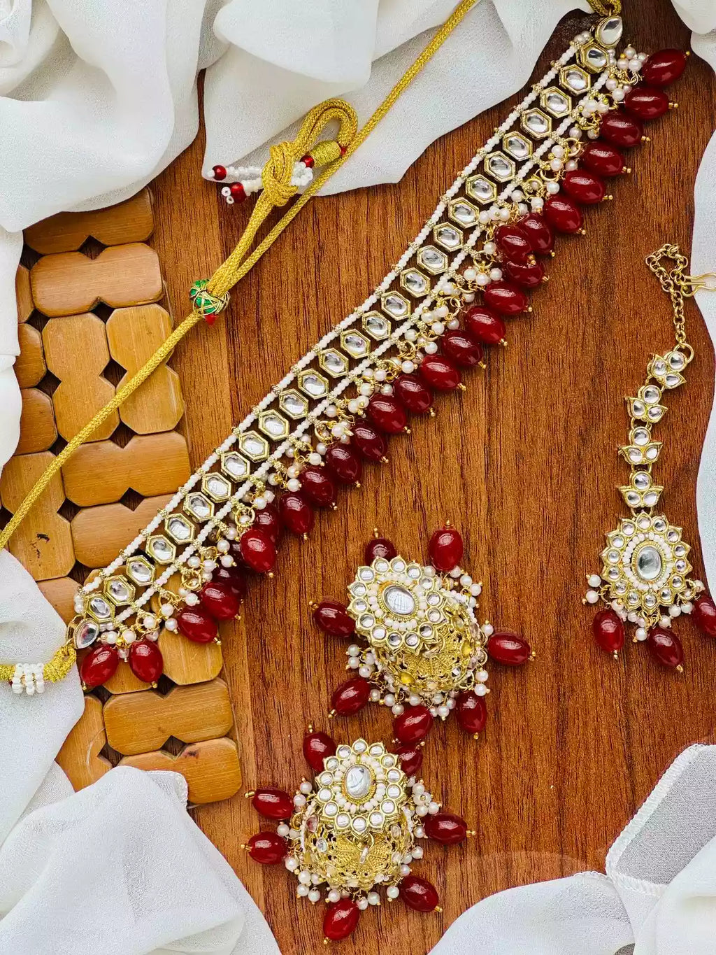 Kundan choker set with teeka
