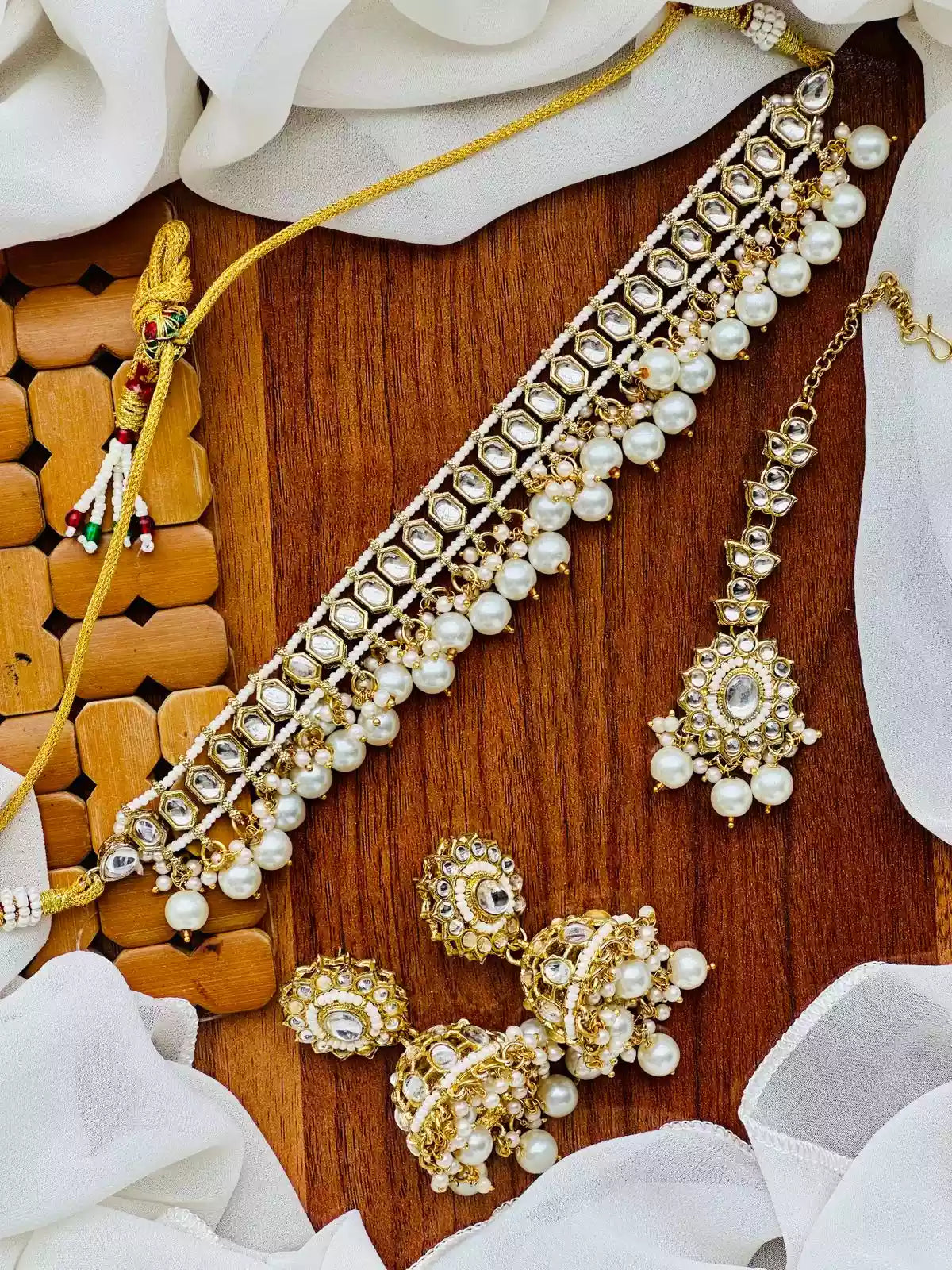 Kundan choker set with teeka